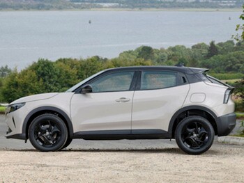 Used Alfa Romeo Junior 2025 for sale - 77873952: Photo