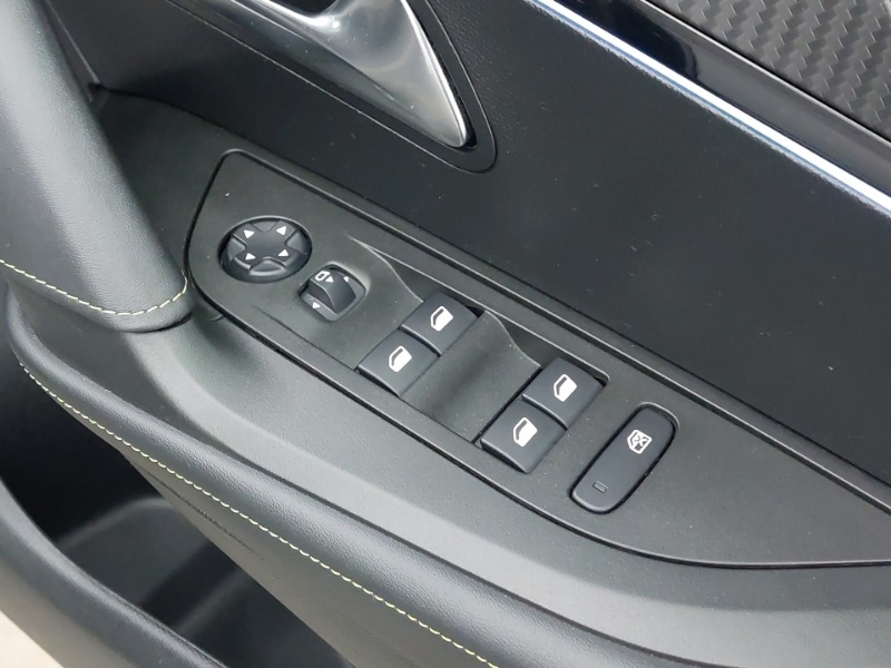 Used Peugeot 2008 2023 for sale - 77439232: Photo 15