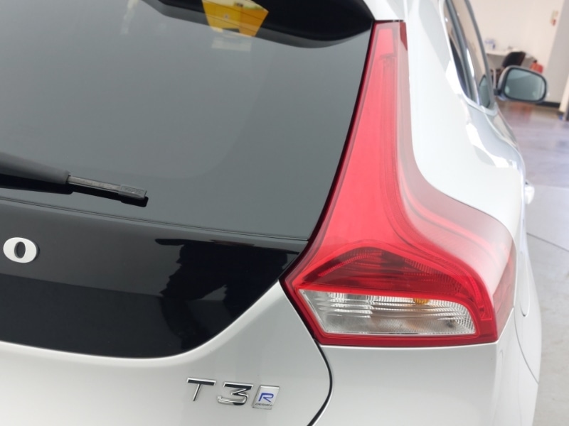 Used Volvo V40 2019 for sale - 76387984: Photo 14