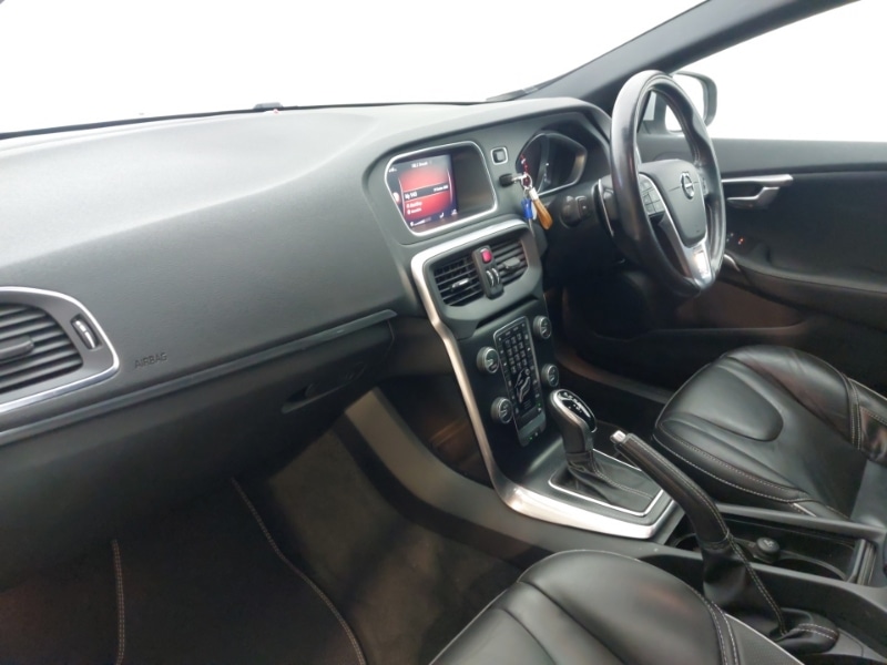 Used Volvo V40 2019 for sale - 76387984: Photo 5