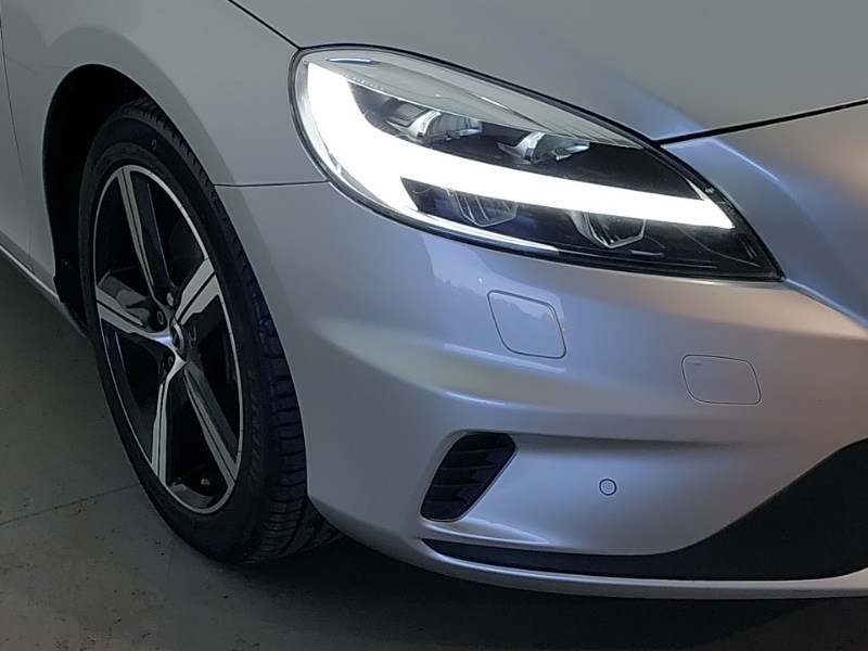 Used Volvo V40 2019 for sale - 76387984: Photo 9