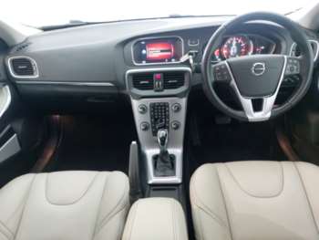 Used Volvo V40 2018 for sale - 75424425: Photo