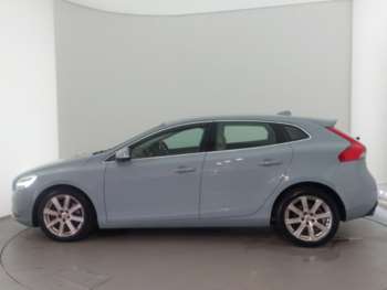 Used Volvo V40 2018 for sale - 75424425: Photo