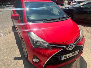 Used Toyota Yaris 2015 for sale - 79479424: Photo