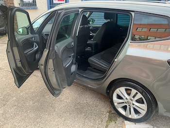 Used Vauxhall Zafira 2017 for sale - 79471316: Photo