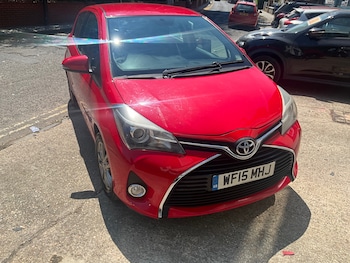Used Toyota Yaris 2015 for sale - 79251747: Photo