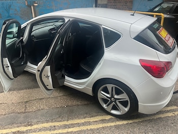 Used Vauxhall Astra 2015 for sale - 79111713: Photo