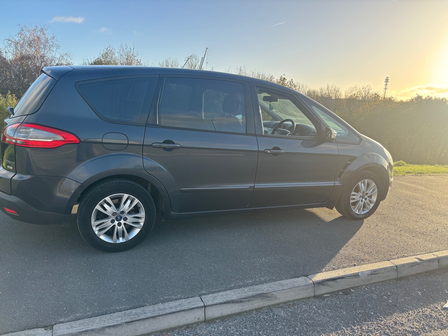 Used Ford S-Max 2010 for sale - 77639502: Photo 11