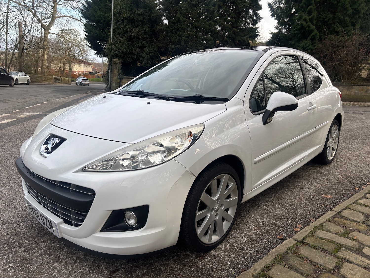 Used Peugeot 207 2011 for sale - 77639473: Photo 2