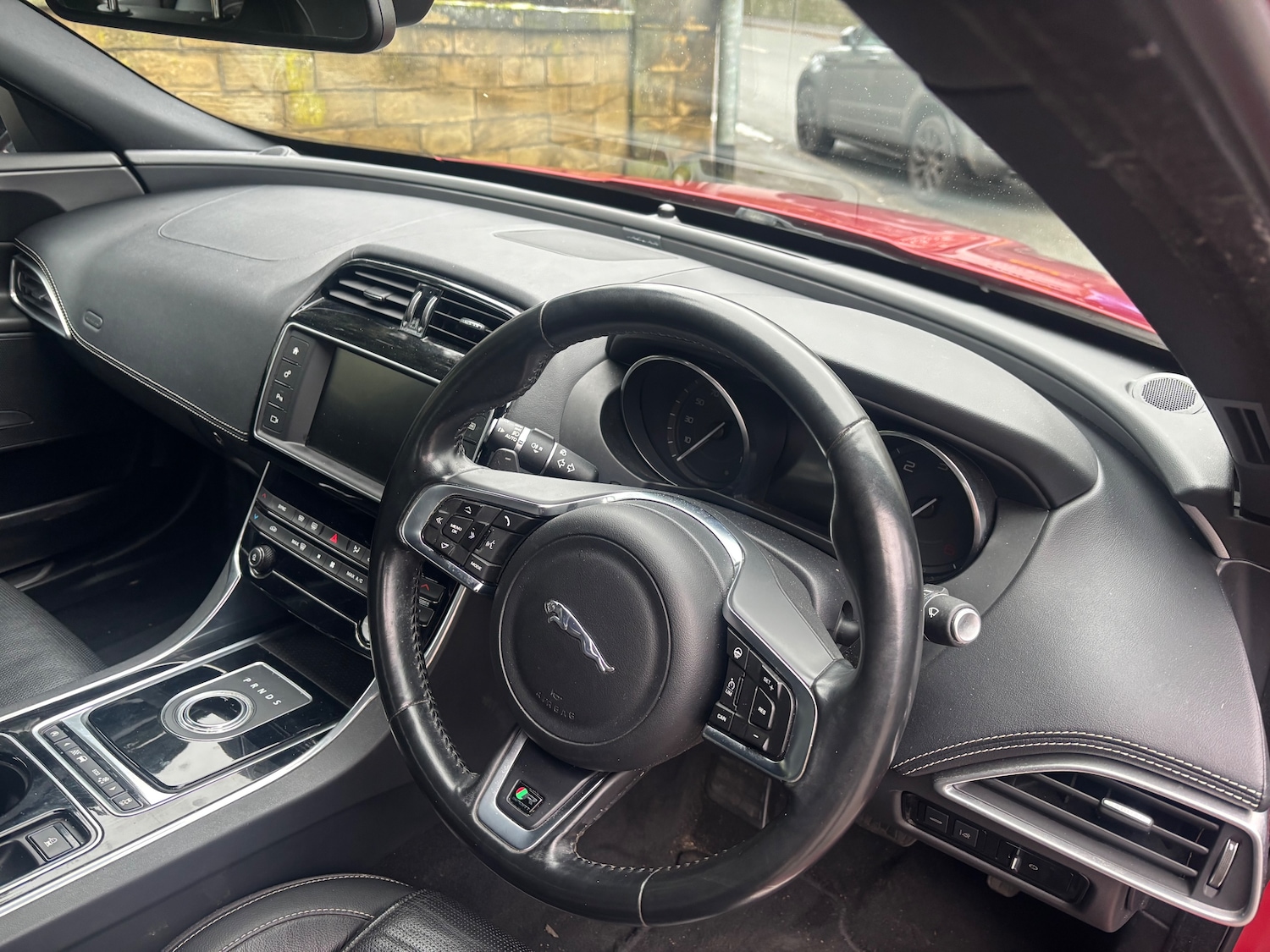 Used Jaguar XE 2015 for sale - 78213379: Photo 23