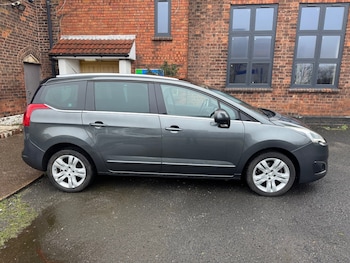 Used Peugeot 5008 2015 for sale - 77490093: Photo