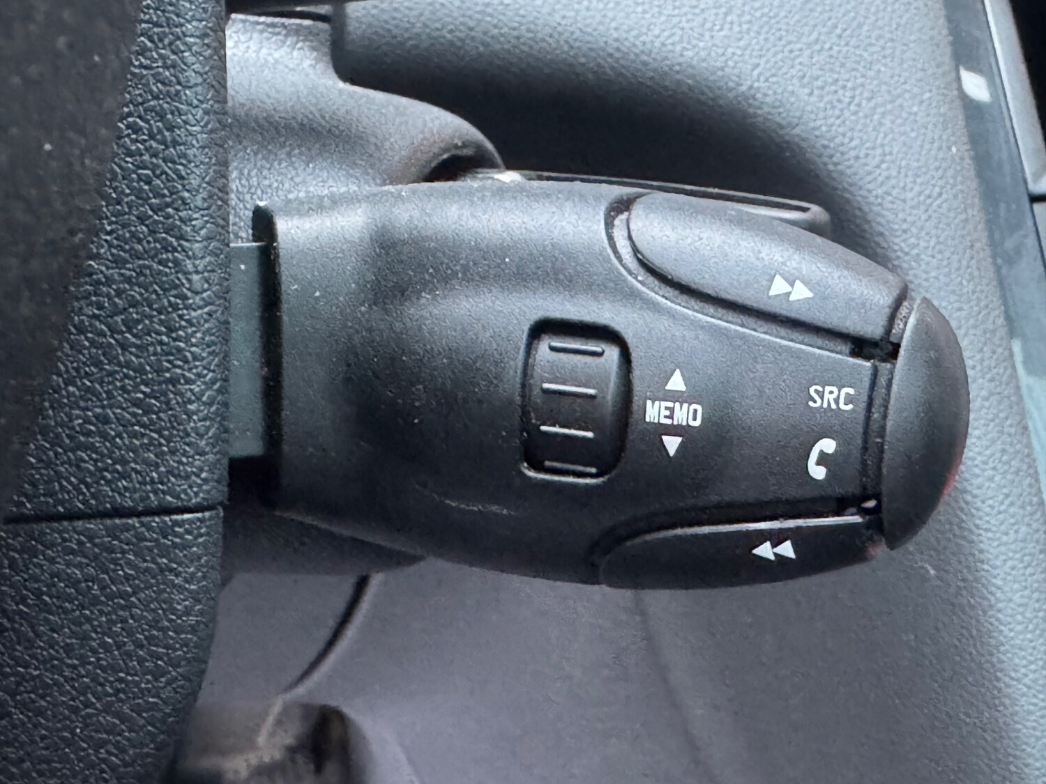 Used Peugeot 5008 2015 for sale - 77490093: Photo 23