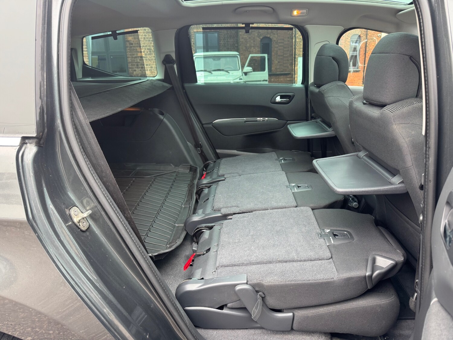 Used Peugeot 5008 2015 for sale - 77490093: Photo 24