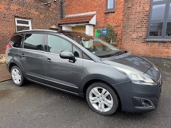 Used Peugeot 5008 2015 for sale - 77490093: Photo