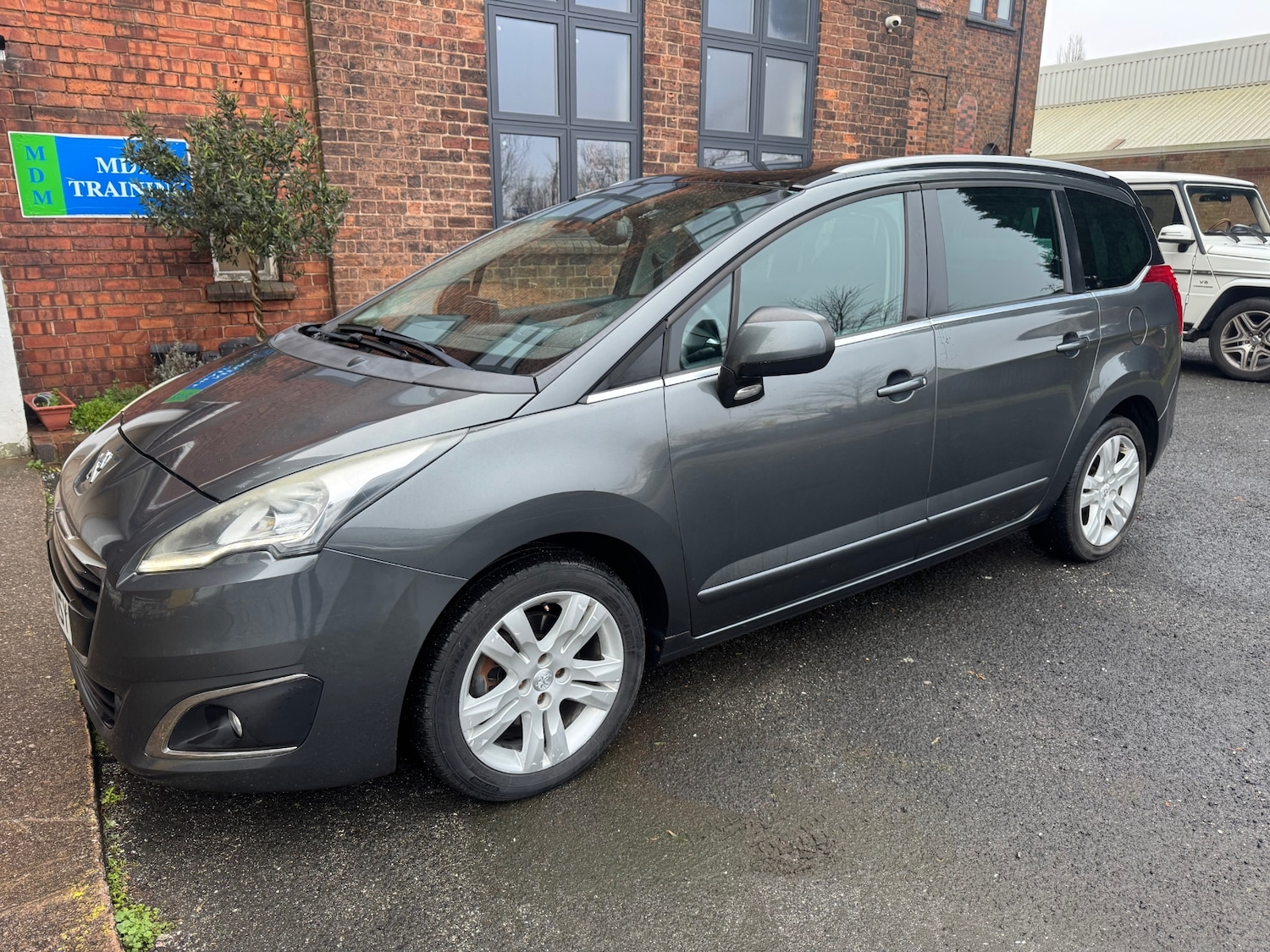 Used Peugeot 5008 2015 for sale - 77490093: Photo 4