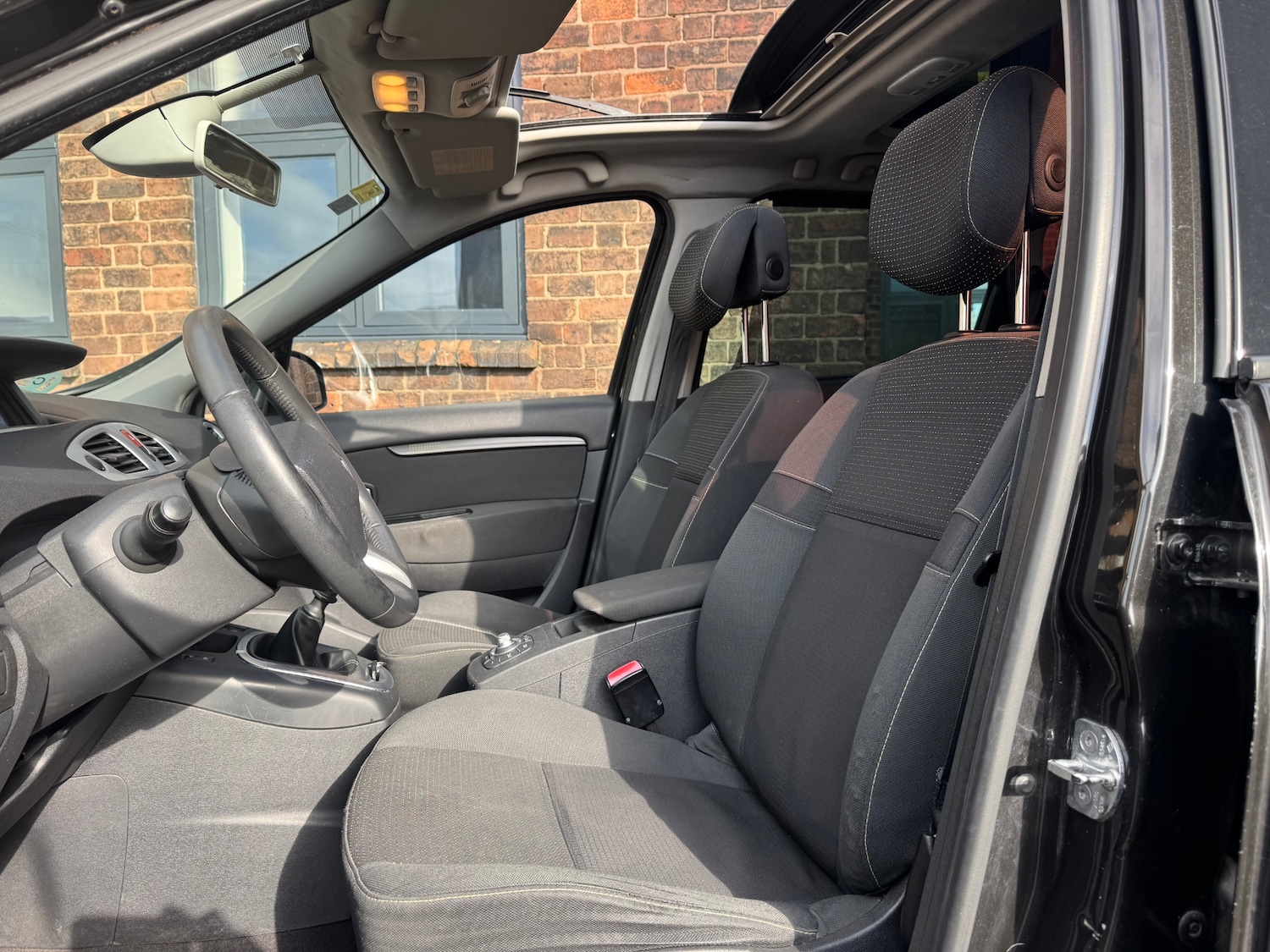 Used Renault Megane 2010 for sale - 77778533: Photo 8