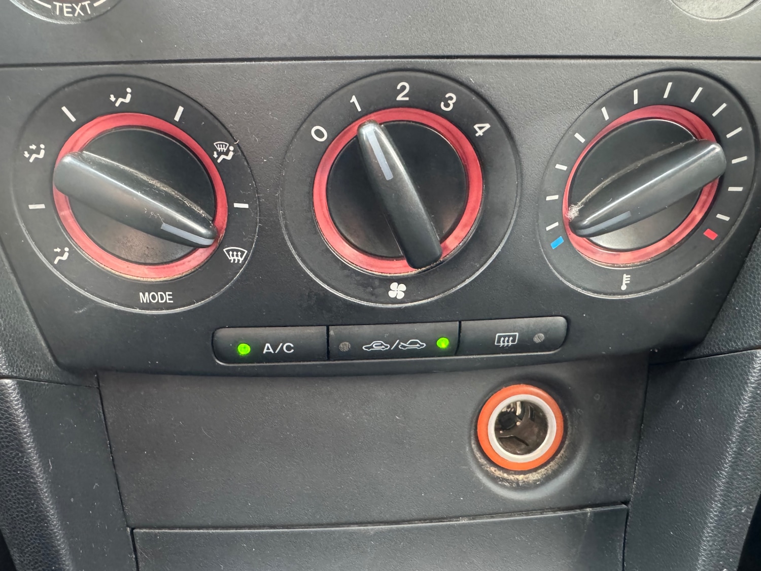 Used Mazda Mazda3 2004 for sale - 77776520: Photo 12