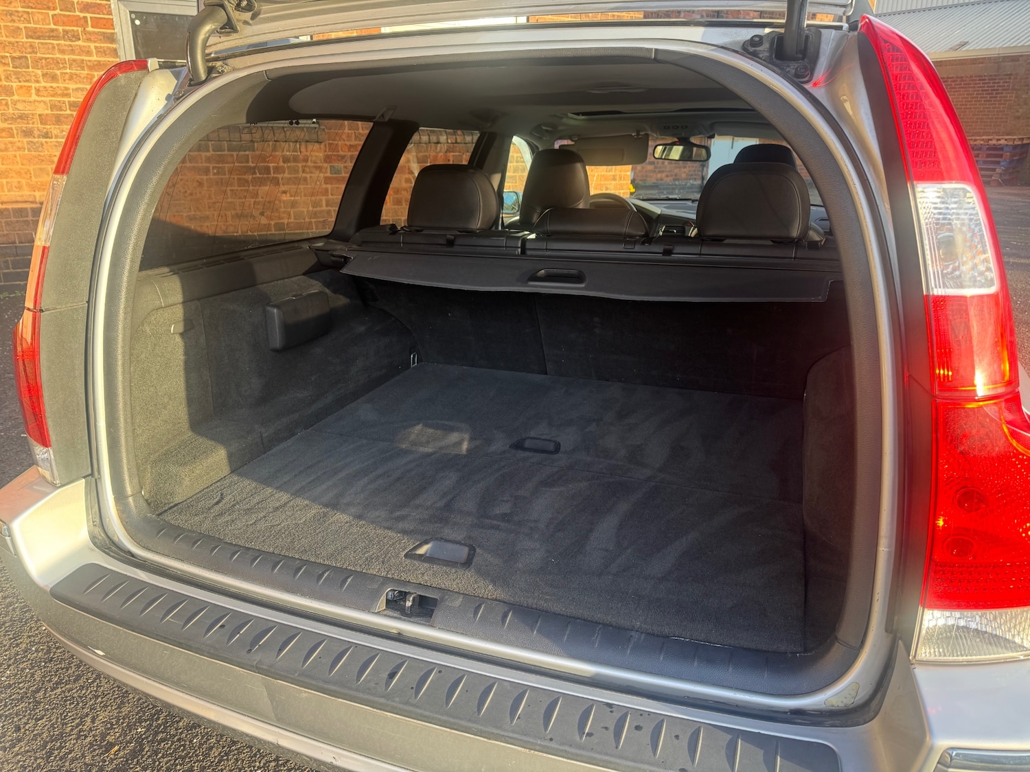 Used Volvo V70 2005 for sale - 77052167: Photo 12