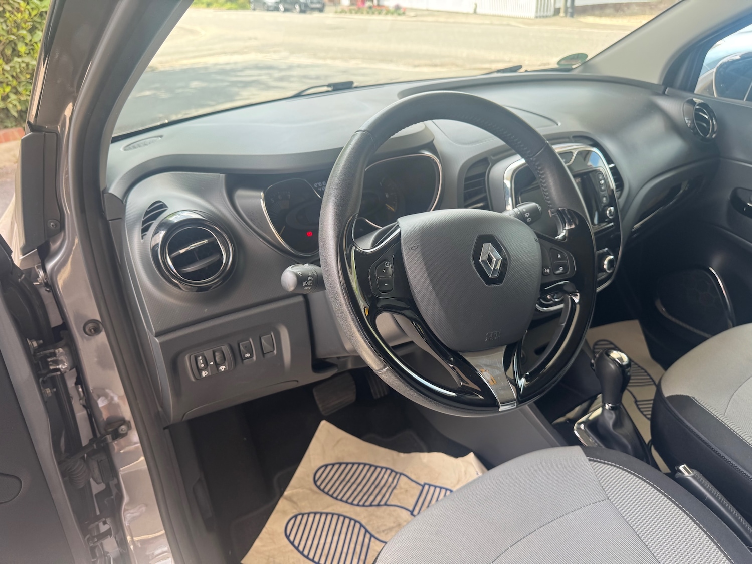 Used Renault Captur 2016 for sale - 77168625: Photo 5