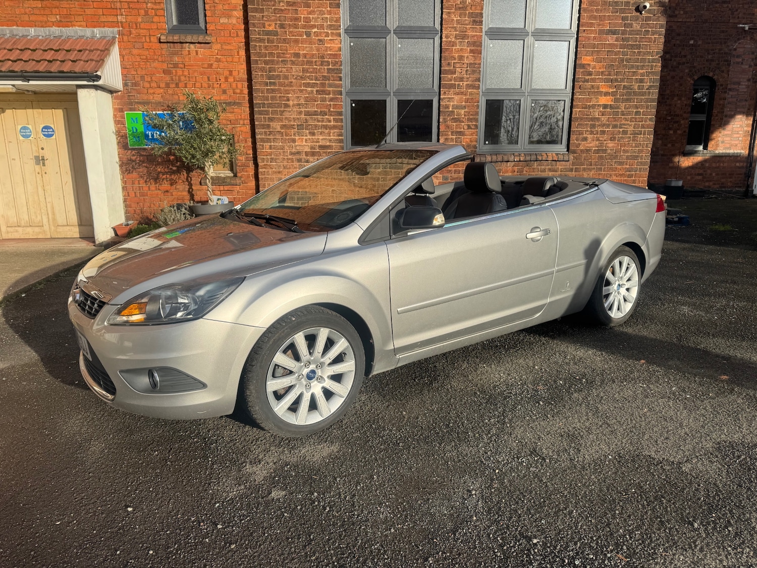 Used Ford Focus 2014 for sale - 76932132: Photo 2