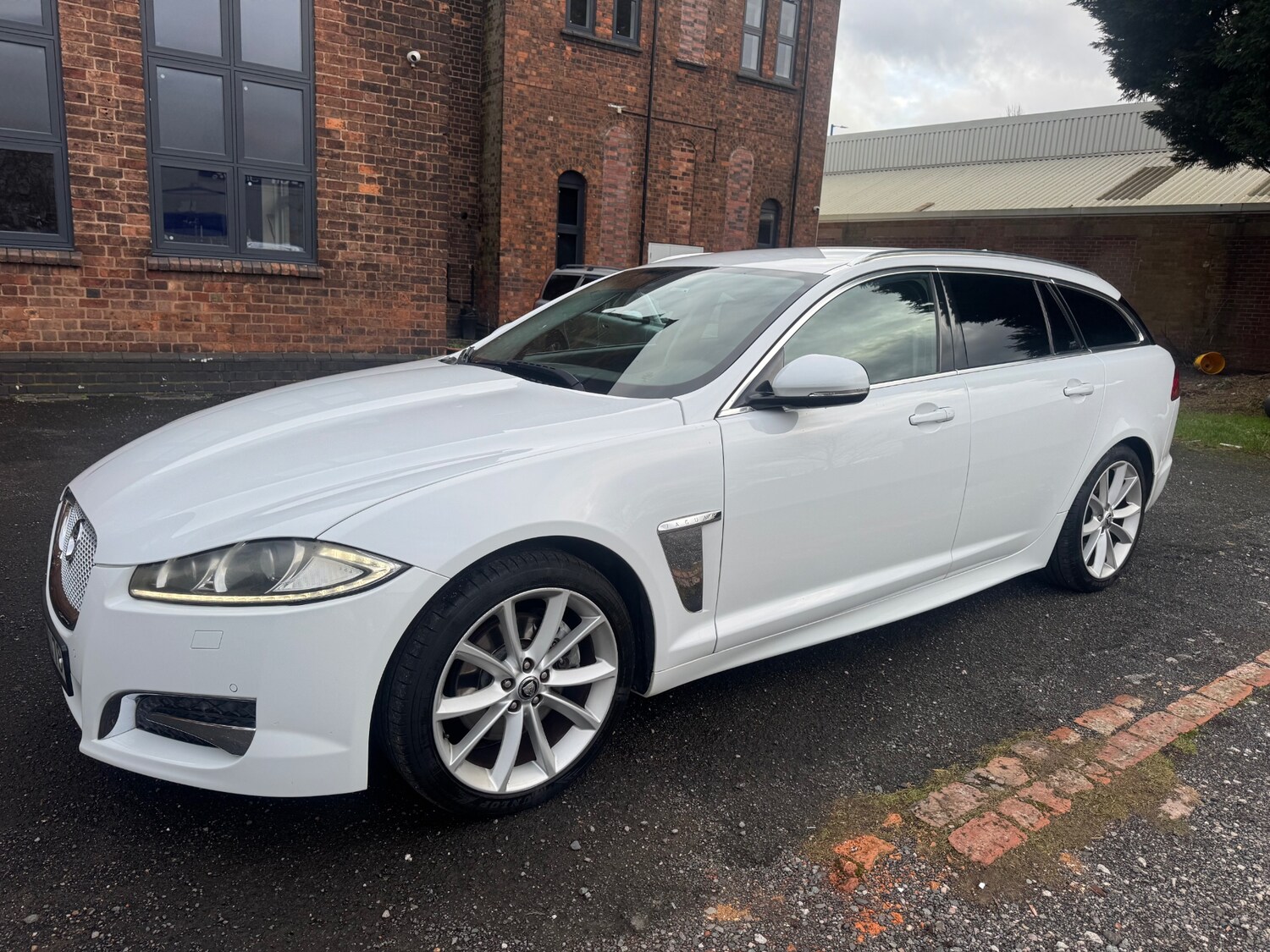 Used Jaguar XF 2013 for sale - 77240753: Photo 6
