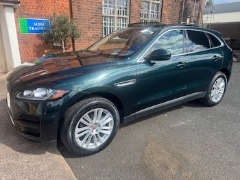 Used Jaguar F-Pace 2017 for sale - 76107612: Photo