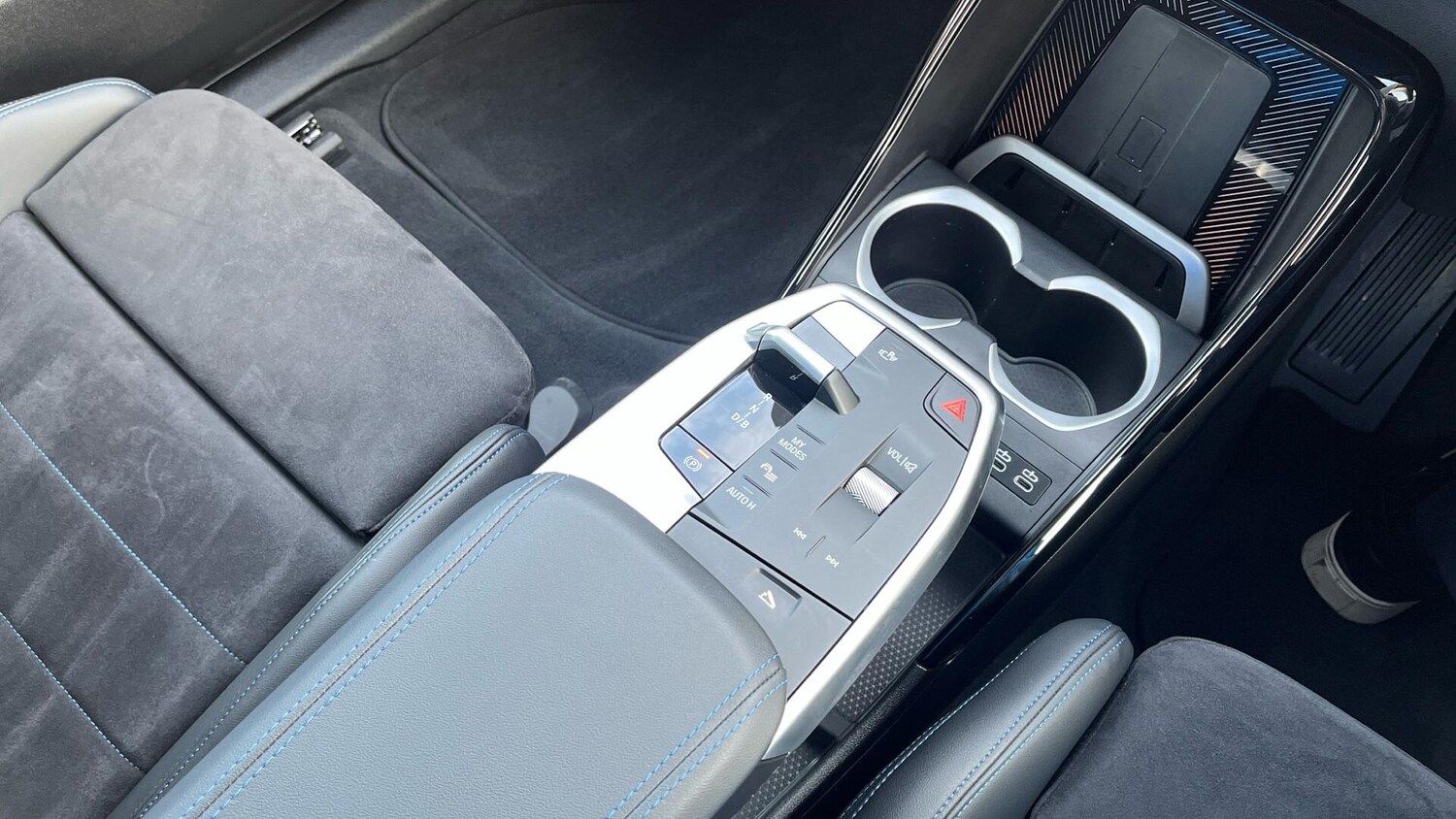 Used BMW iX1 2025 for sale - 76760553: Photo 10