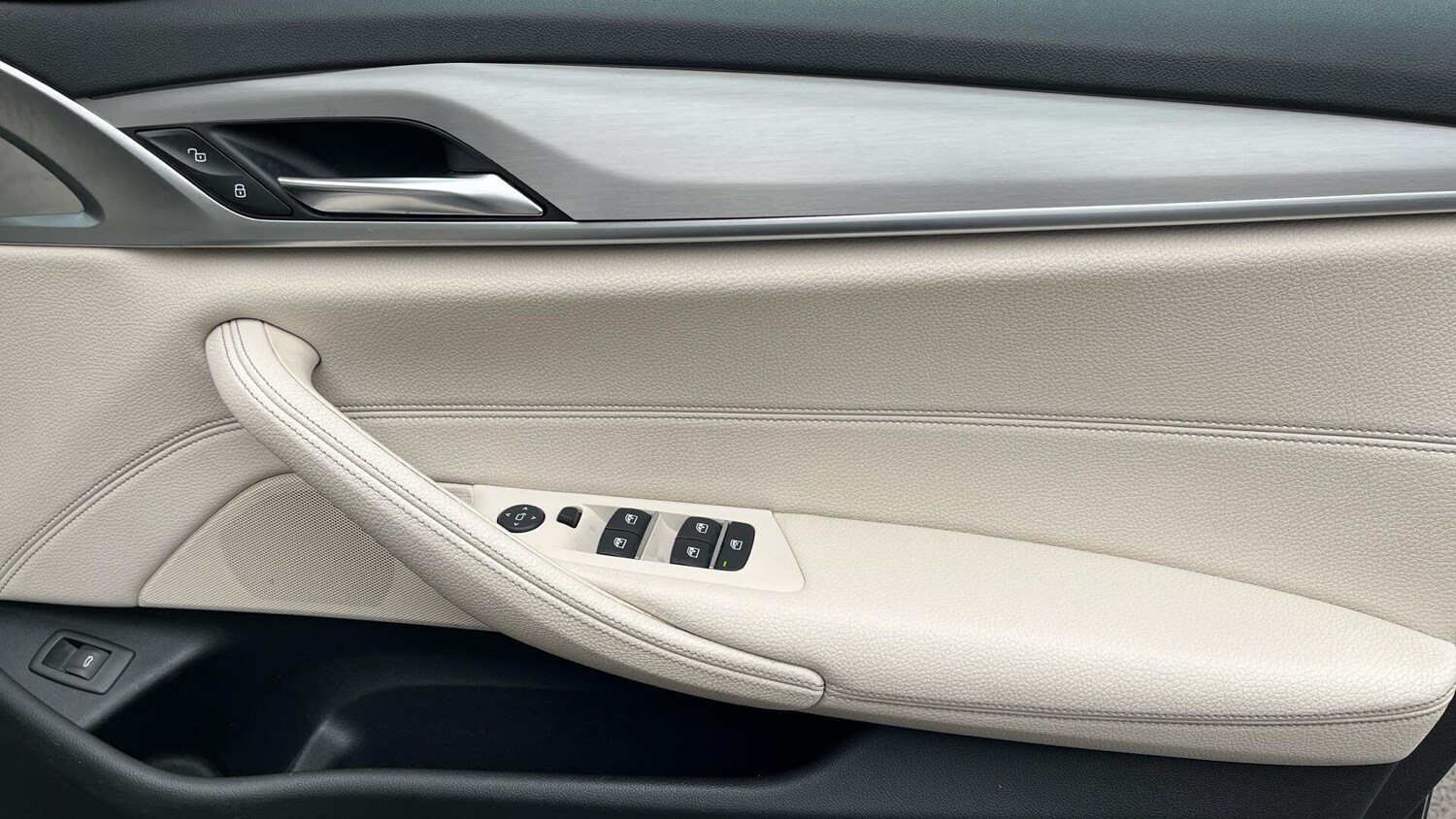 Used BMW 5 Series 2018 for sale - 77351925: Photo 20