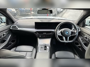 Used BMW 3 Series 2025 for sale - 77611612: Photo