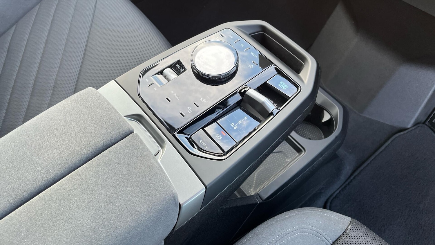 Used BMW iX 2025 for sale - 77191752: Photo 10