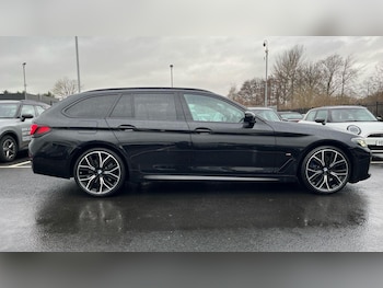 Used BMW 5 Series 2023 for sale - 77131548: Photo