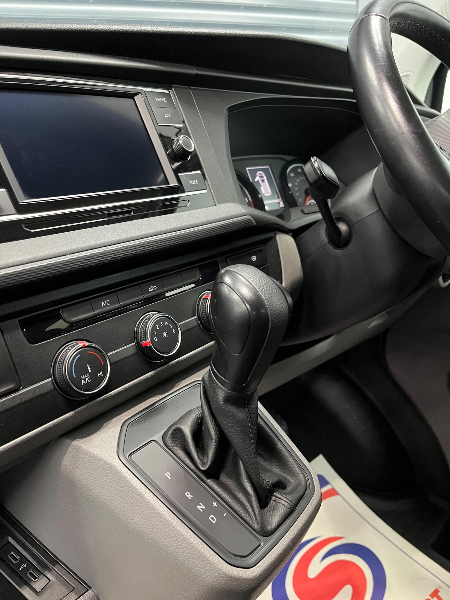 Used Volkswagen Transporter 2023 for sale - 77174420: Photo 12