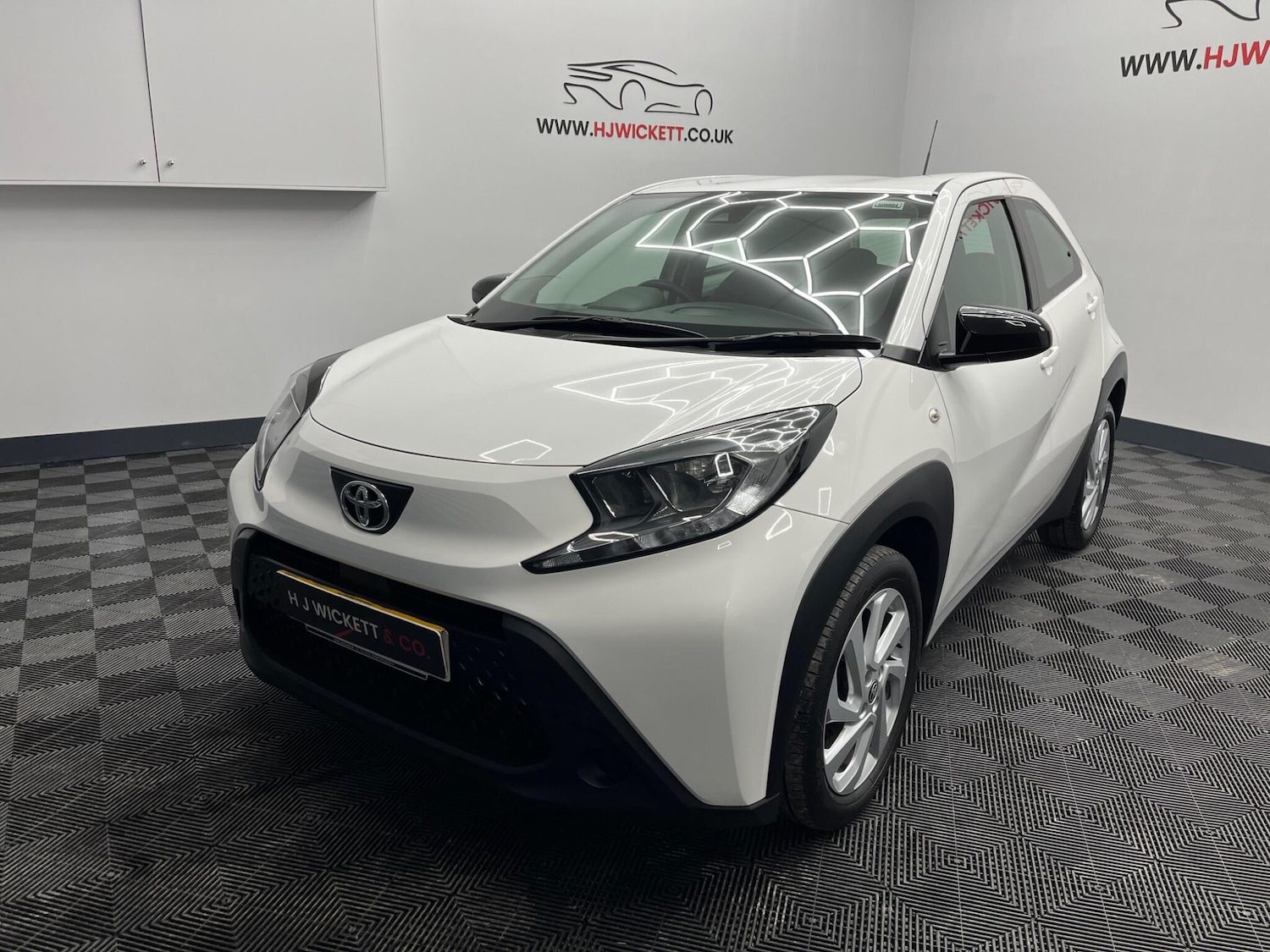 Used Toyota Aygo X 2023 for sale - 78007432: Photo 2