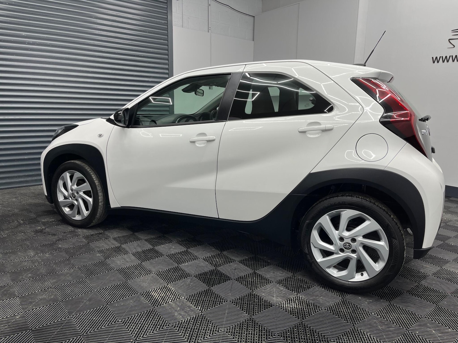 Used Toyota Aygo X 2023 for sale - 78007432: Photo 4