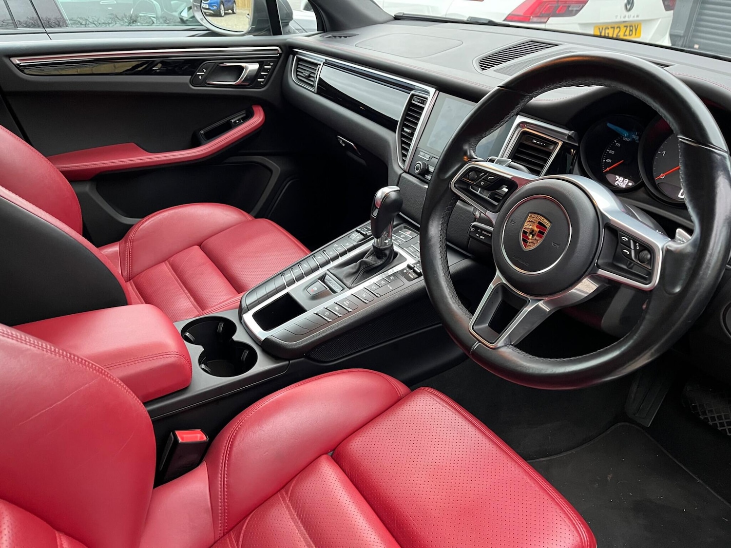 Used Porsche Macan for sale - 78135902: Photo 2