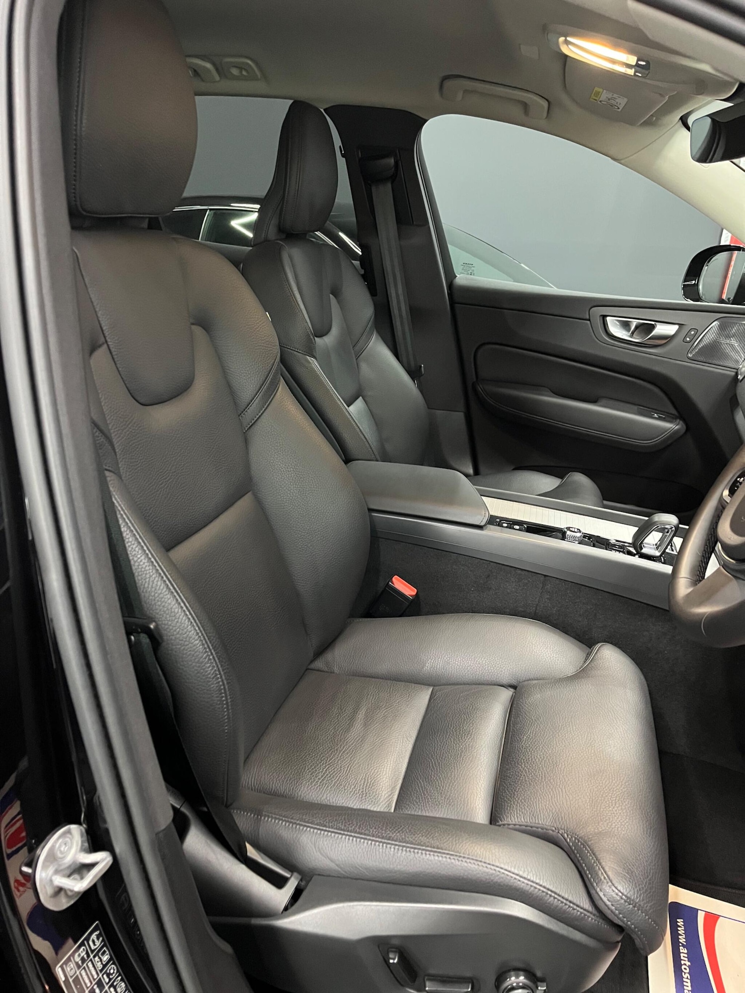 Used Volvo XC60 for sale - 76988975: Photo 11