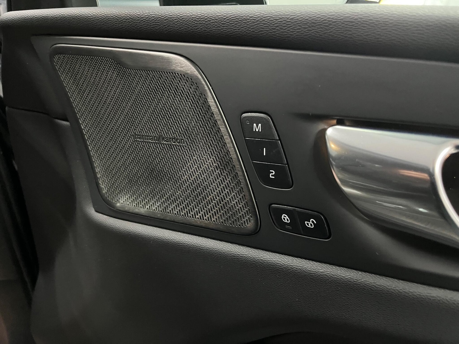 Used Volvo XC60 for sale - 76988975: Photo 14