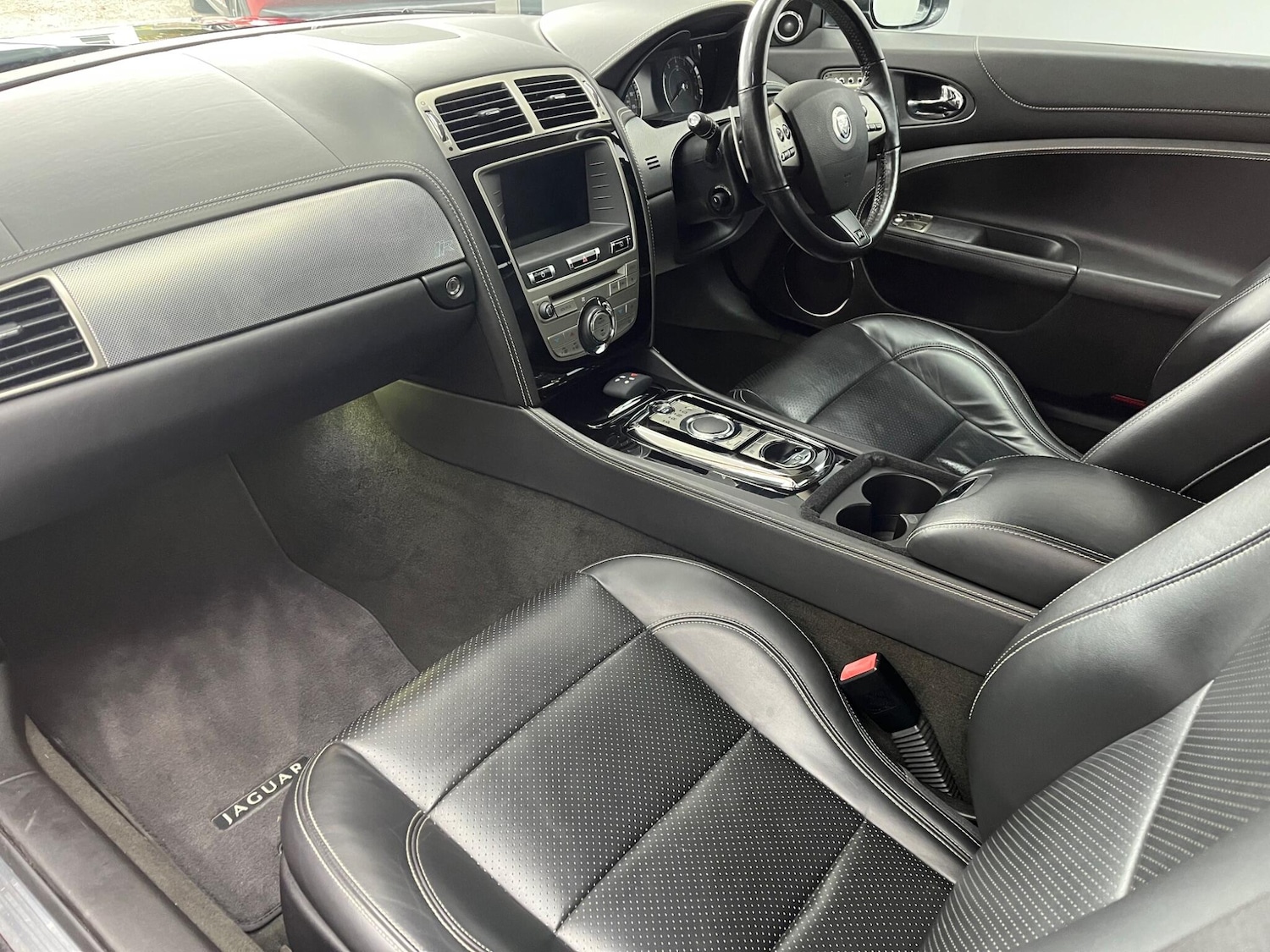 Used Jaguar XKR 2010 for sale - 76200433: Photo 11