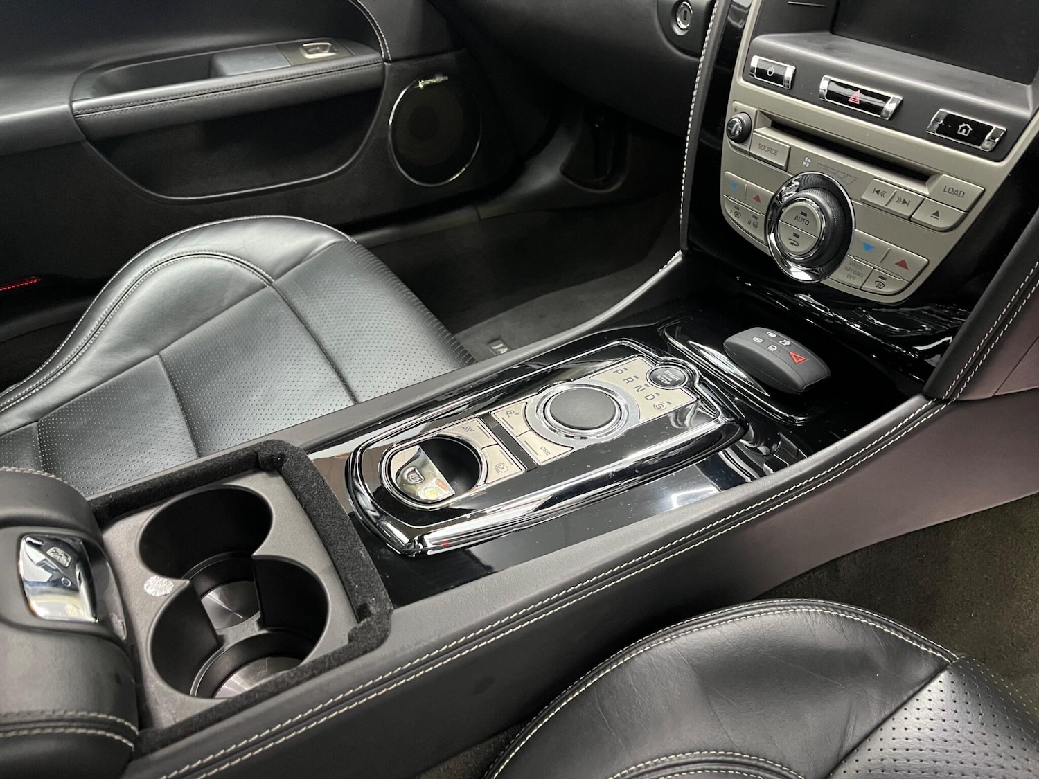 Used Jaguar XKR 2010 for sale - 76200433: Photo 12