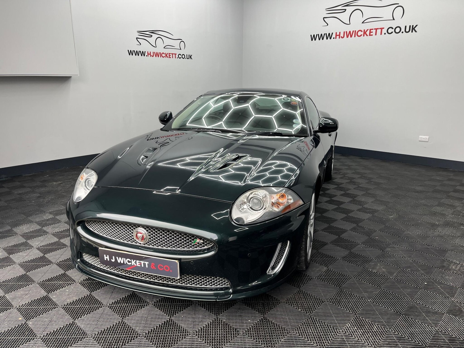 Used Jaguar XKR 2010 for sale - 76200433: Photo 5
