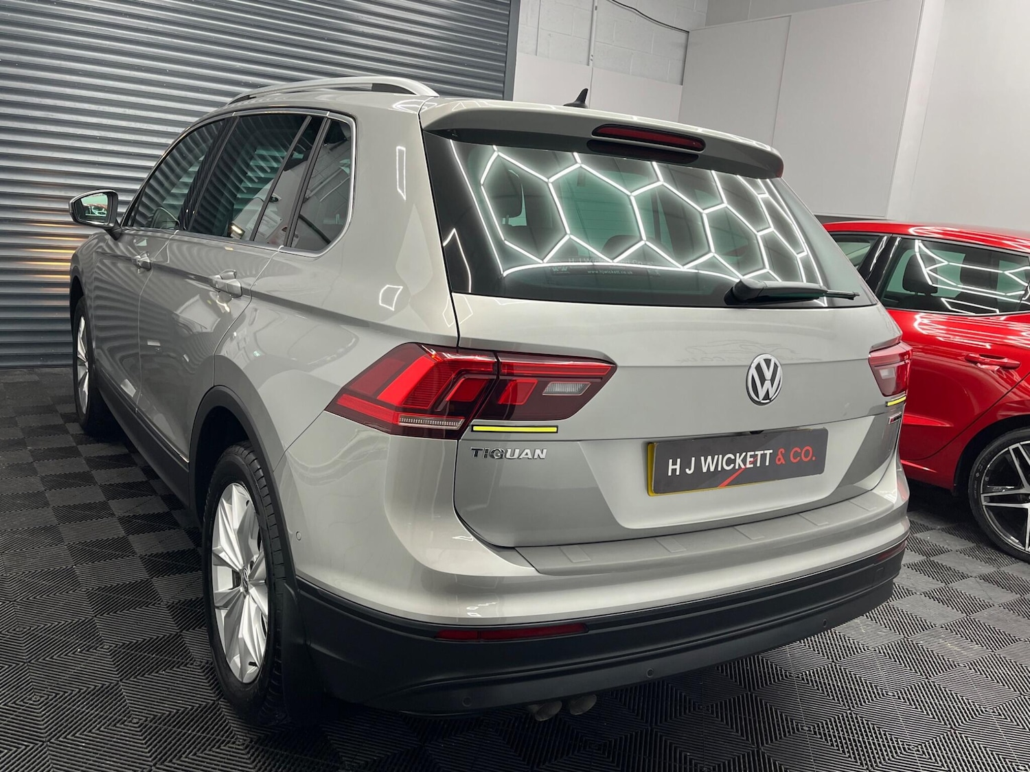 Used Volkswagen Tiguan 2019 for sale - 76824155: Photo 3