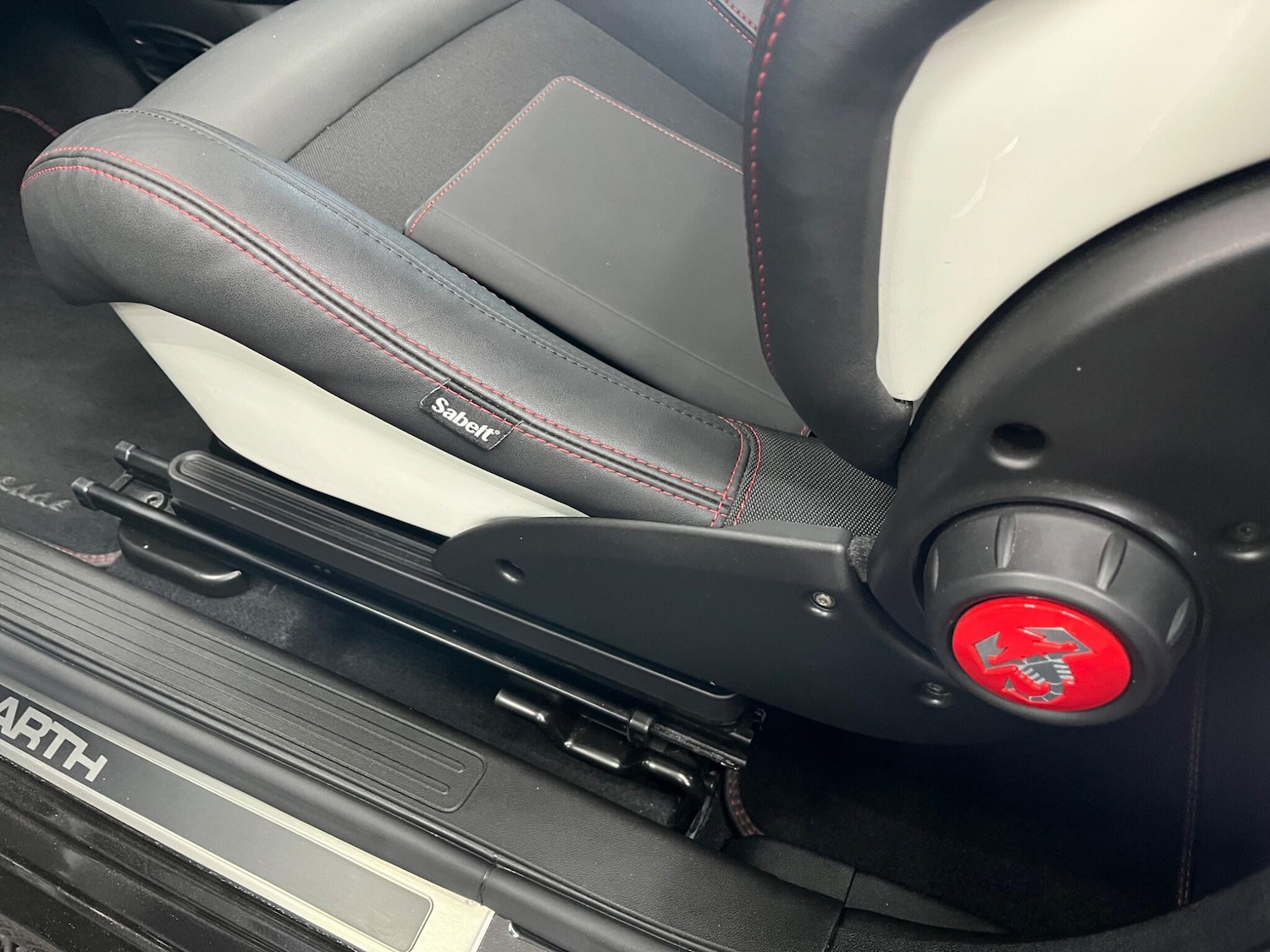 Used Abarth 695 2021 for sale - 76988977: Photo 12