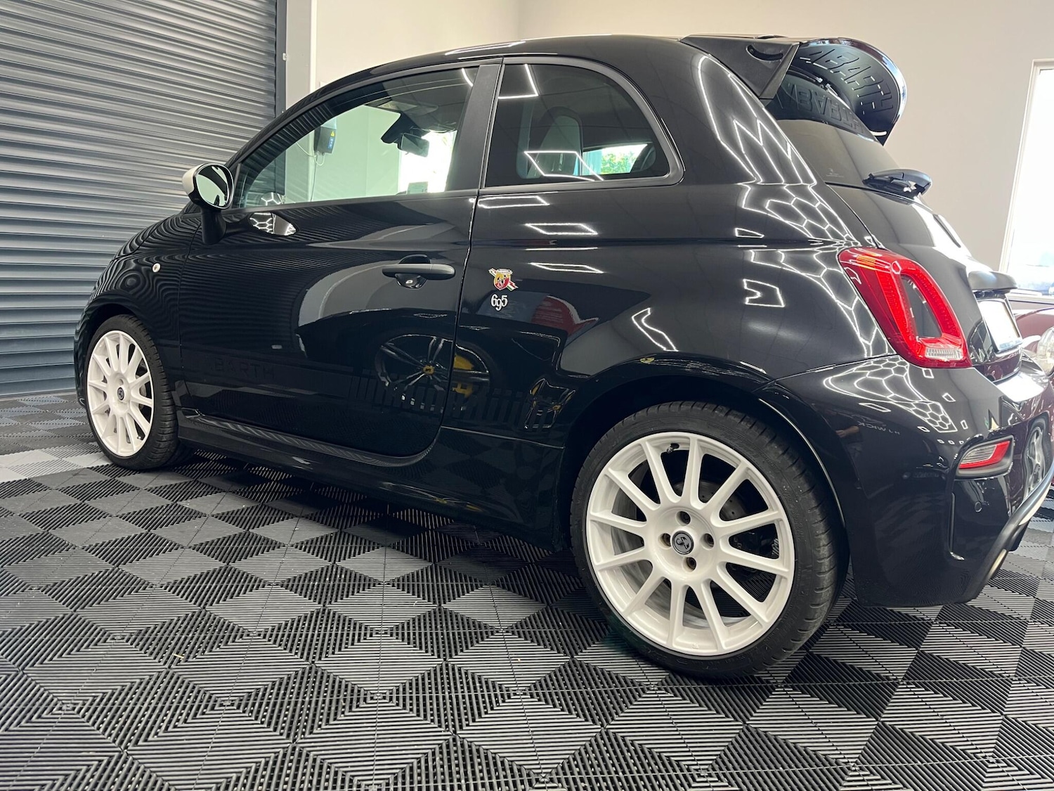 Used Abarth 695 2021 for sale - 76988977: Photo 2