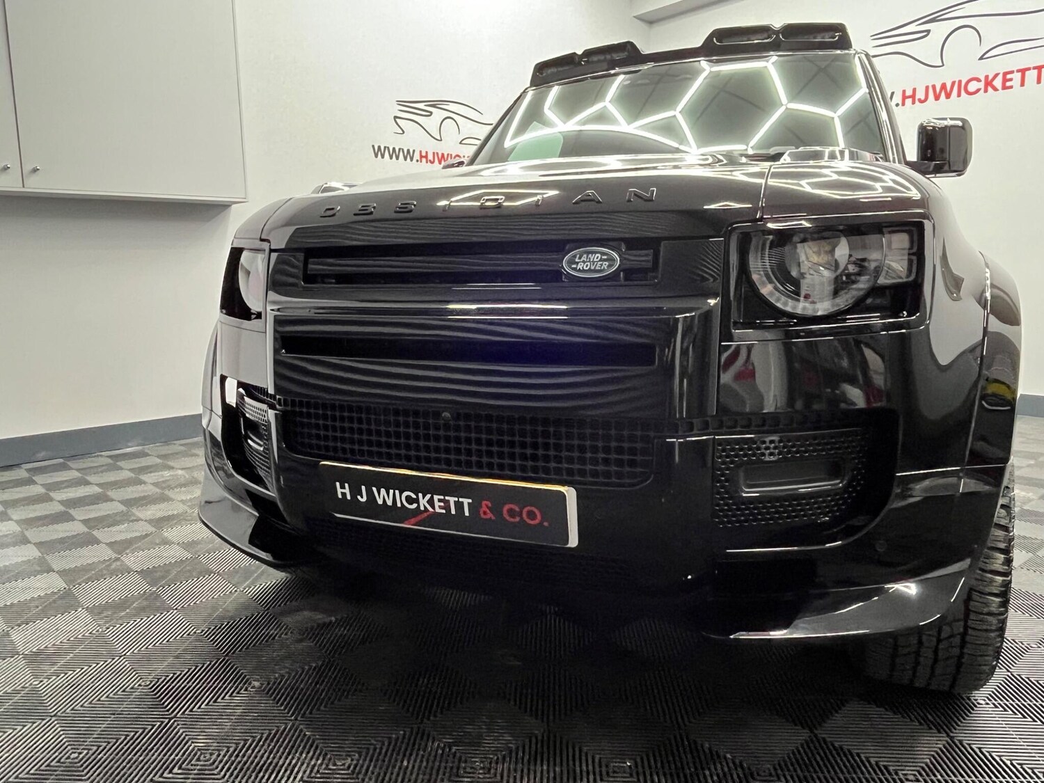 Used Land Rover Defender 2024 for sale - 78115305: Photo 10