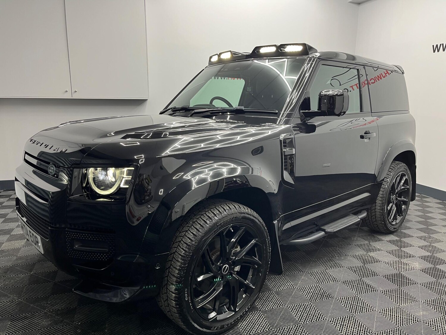 Used Land Rover Defender 2024 for sale - 78115305: Photo 15