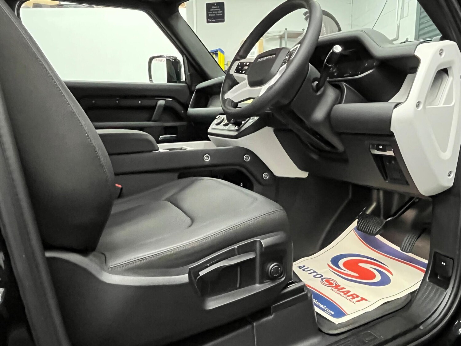 Used Land Rover Defender 2024 for sale - 78115305: Photo 19