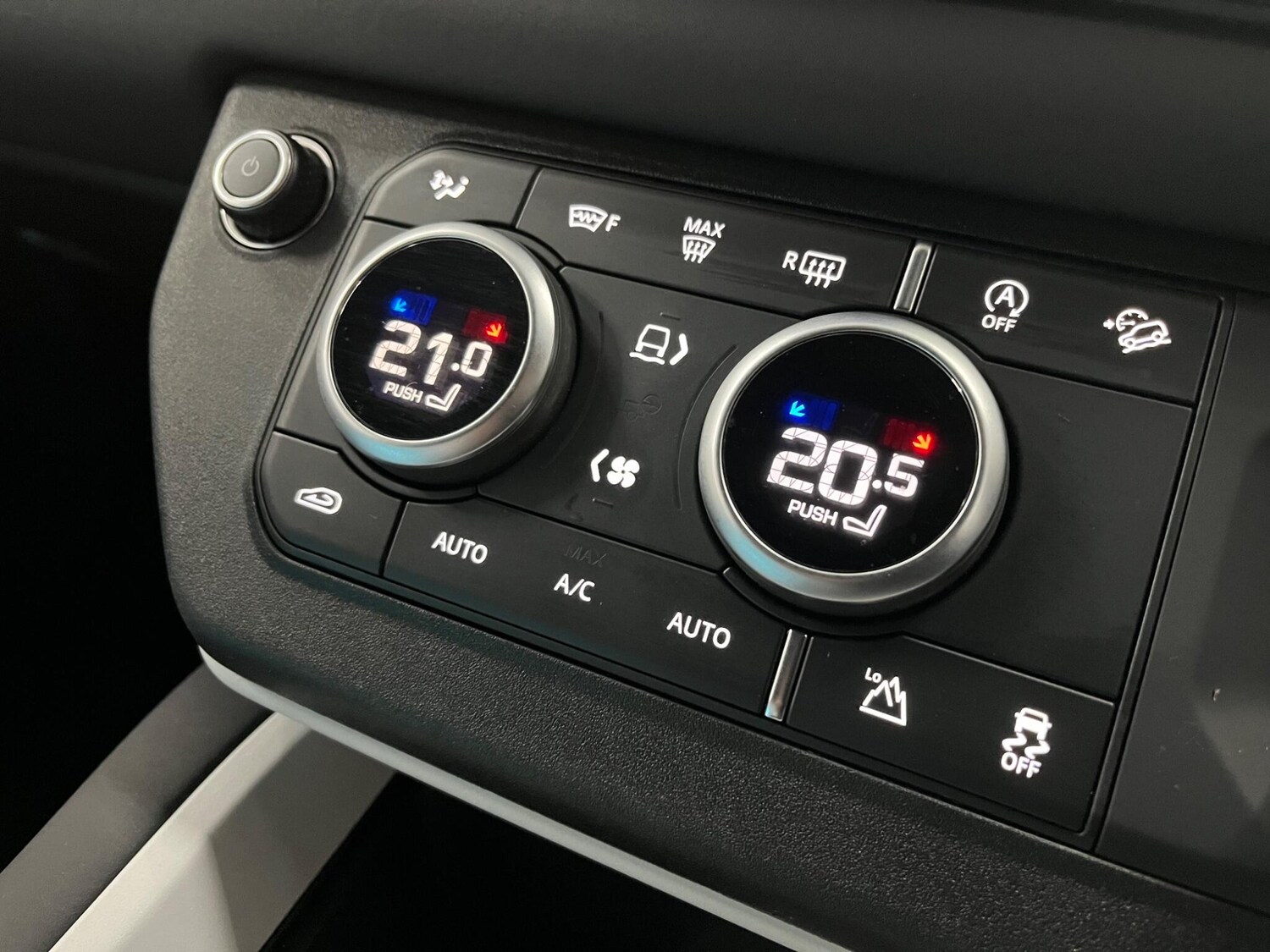 Used Land Rover Defender 2024 for sale - 78115305: Photo 21