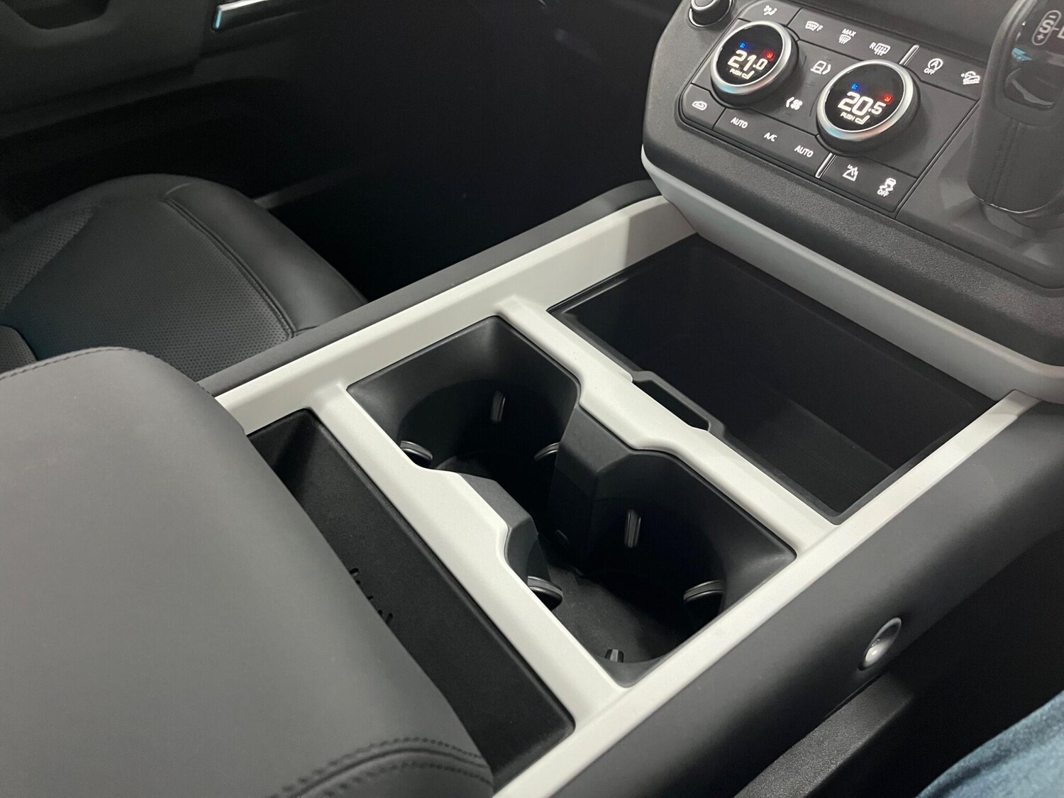 Used Land Rover Defender 2024 for sale - 78115305: Photo 22