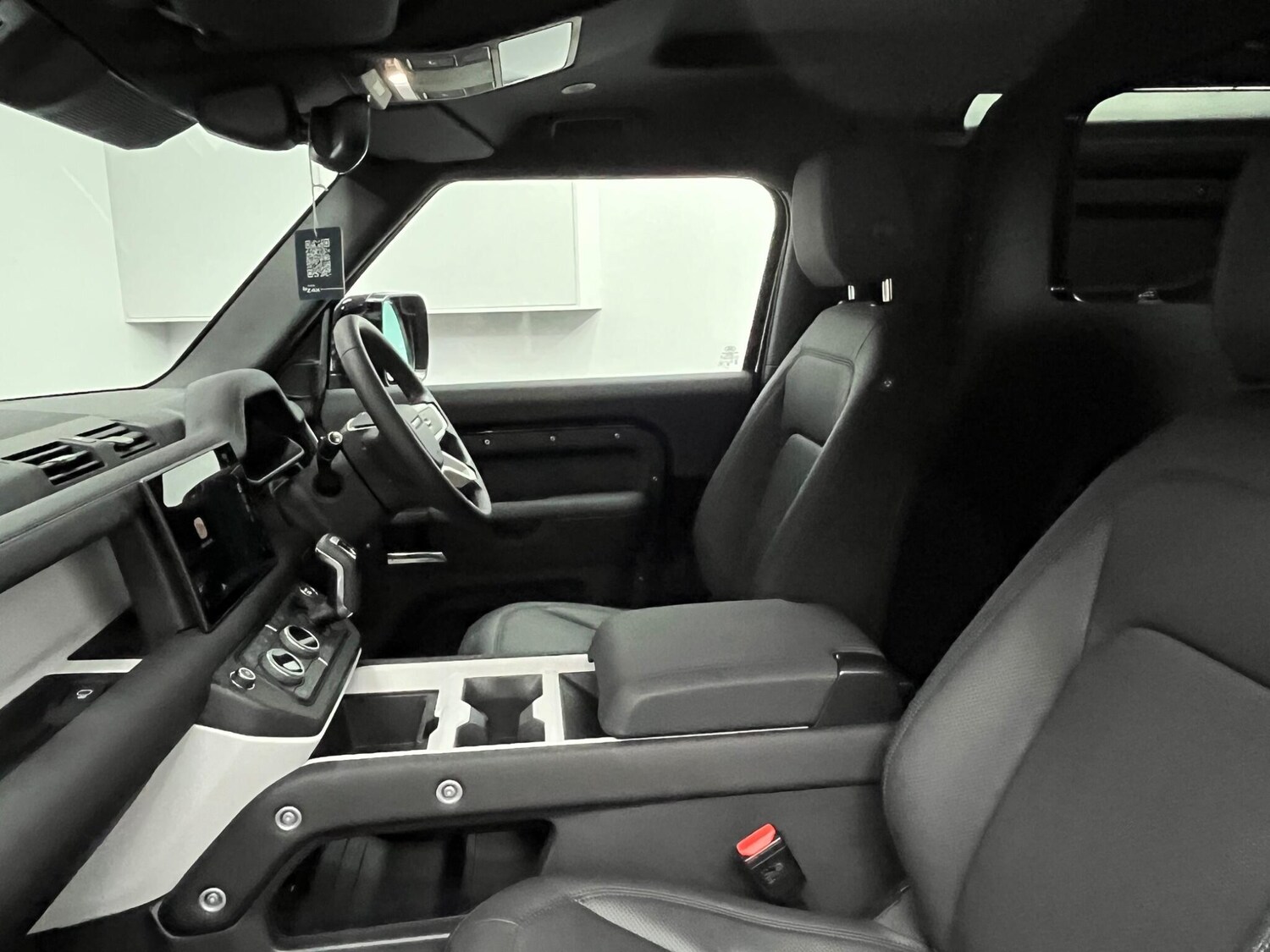 Used Land Rover Defender 2024 for sale - 78115305: Photo 24