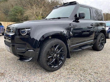 Used Land Rover Defender 90 2024 for sale - 78115305: Photo